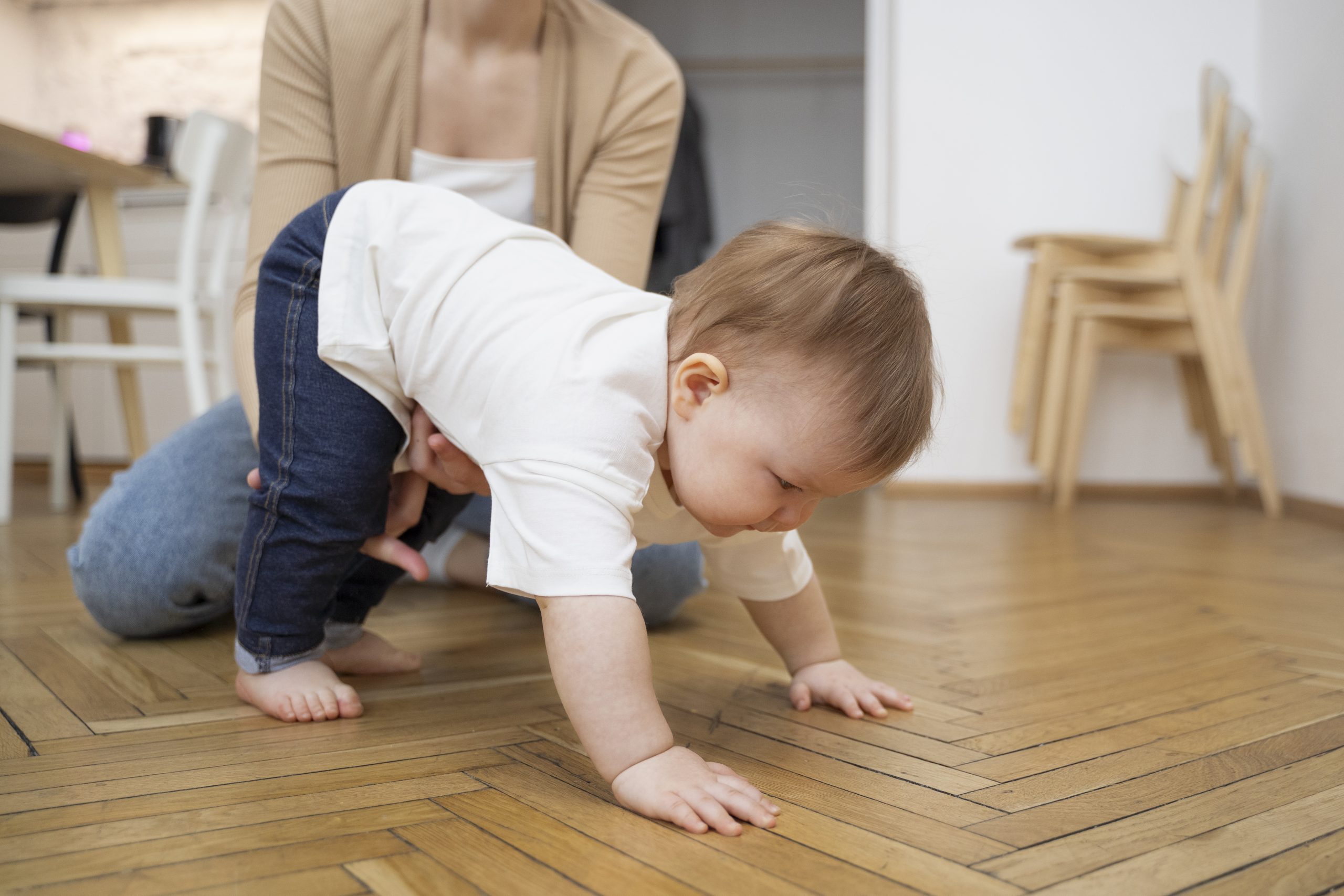 inthecortex-early-walking-vs-crawling-implications