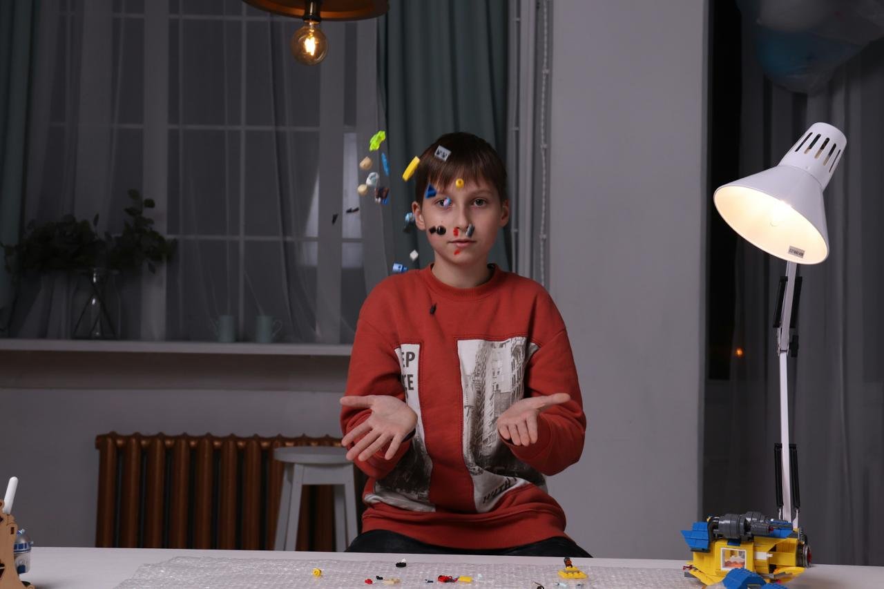 boy-with-lego-pieces